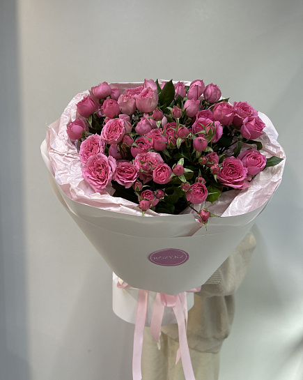 Розовый букет из кустовых роз with delivery to Astana