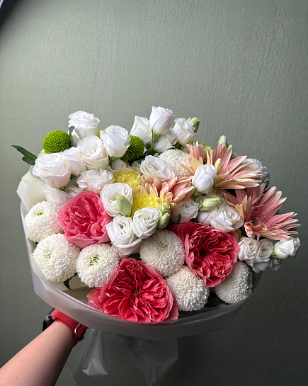Цветочный микс с пионовидными розами with delivery to Astana
