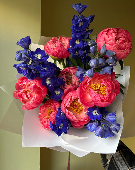 Букет из розовых пионов и дельфиниума with delivery to Astana