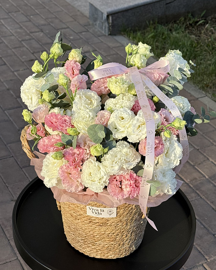Бело-розовый букет из эустом в корзине with delivery to Astana