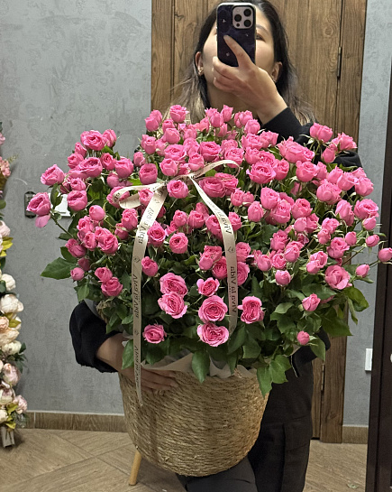 Большой букет из кустовых роз with delivery to Astana