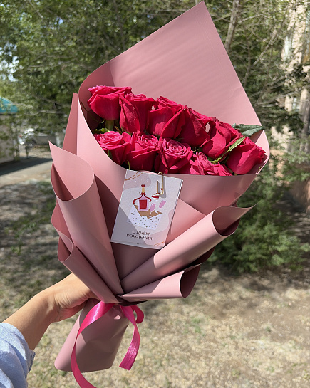 Классические красные розы для любимых with delivery to Pavlodar