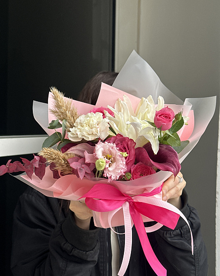 Асимметричный букет с розами и лилиями with delivery to Astana