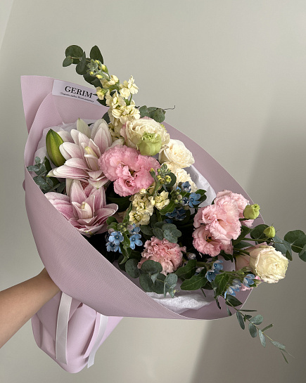 Розово-белый асимметричный букет с лилиями with delivery to Astana