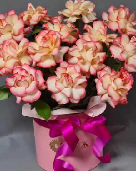Букет из 11 французских роз в коробке with delivery to Almaty