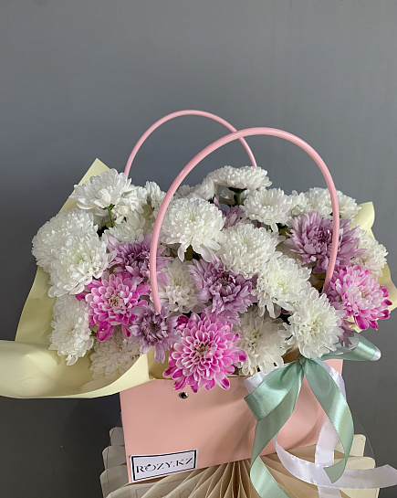 Хризантемовый микс в розовой сумочке with delivery to Astana