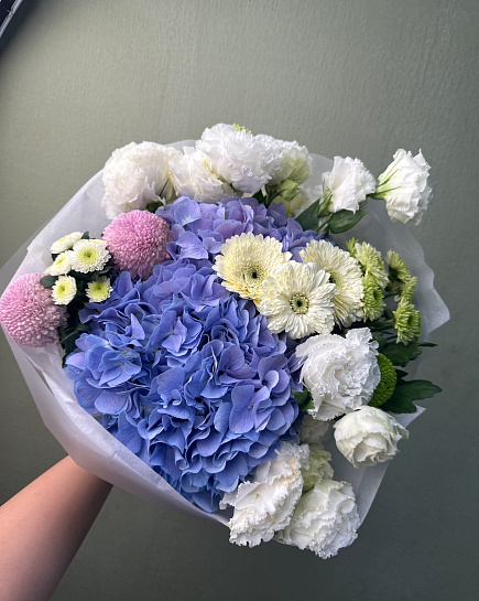 Синяя гортензия с нежными хризантемами with delivery to Astana