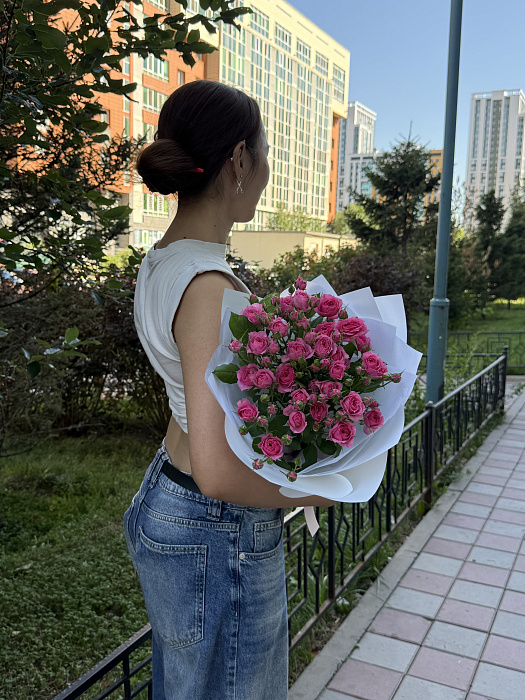 Розовое облако из кустовых роз - купить в Almaty с доставкой