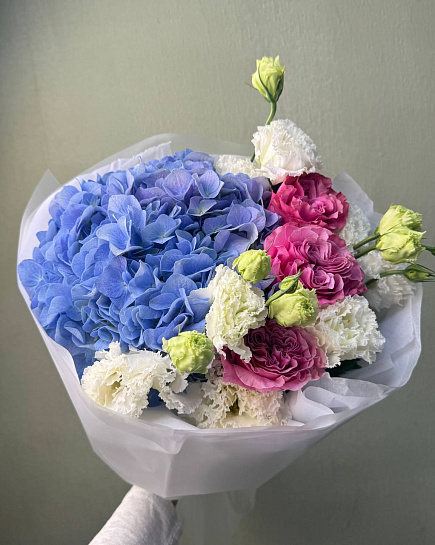 Букет из синей гортензии и розовых роз with delivery to Astana