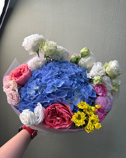 Яркий микс с синей гортензией и пионовидными розами with delivery to Astana