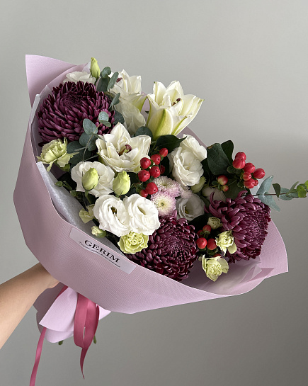 Асимметричный букет из лилий хризантем эустом и гвоздик with delivery to Astana