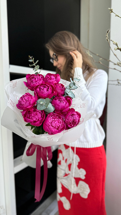Моно букет Пионы Sarah Red - купить в Астане с доставкой