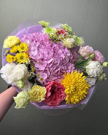 Яркий микс с гортензией и пионовидными розами with delivery to Astana