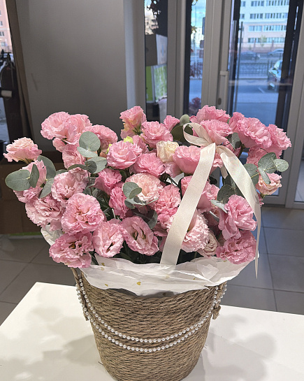 Большой букет розовых эустом в корзине with delivery to Astana